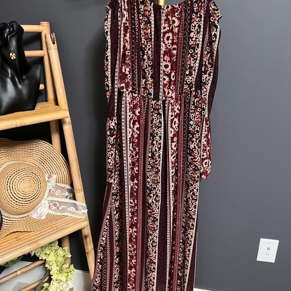 Justify - Picture 2 of 7